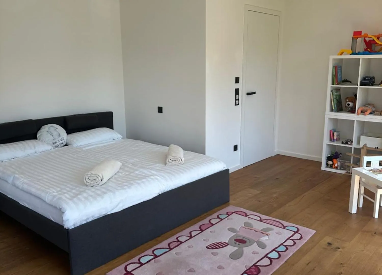 Outstanding 9 Bedroom Villa With Pool In Munich